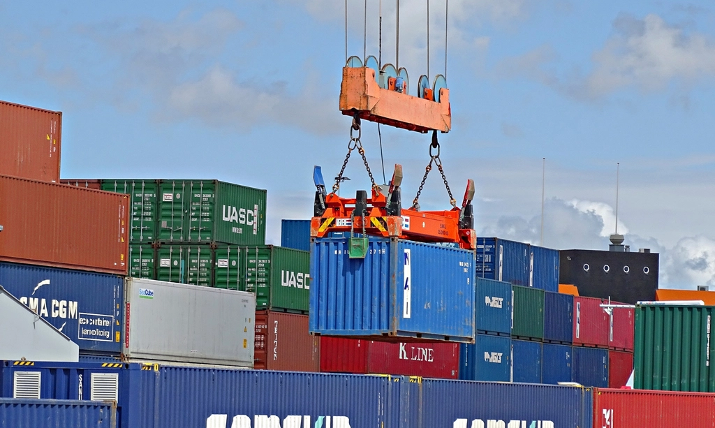Free cargo shipping container image